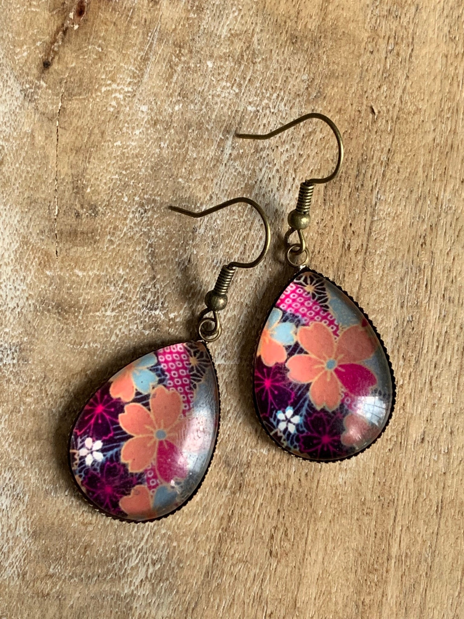 Boucles d’oreilles breloque de verre fleurs Comme un ange