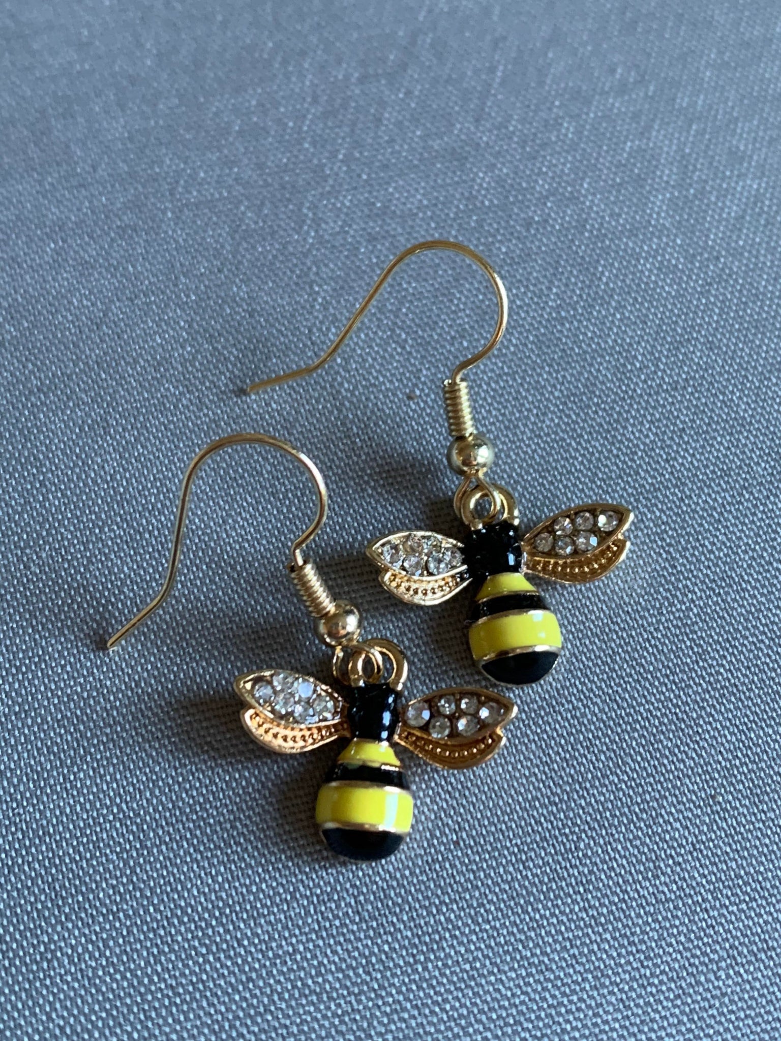 Boucles d’oreilles alliage de métaux or breloque abeille Comme un ange