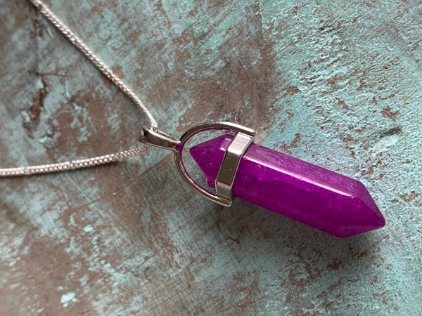 Collier pendule pierre mauve sur chaîne argent Comme un ange