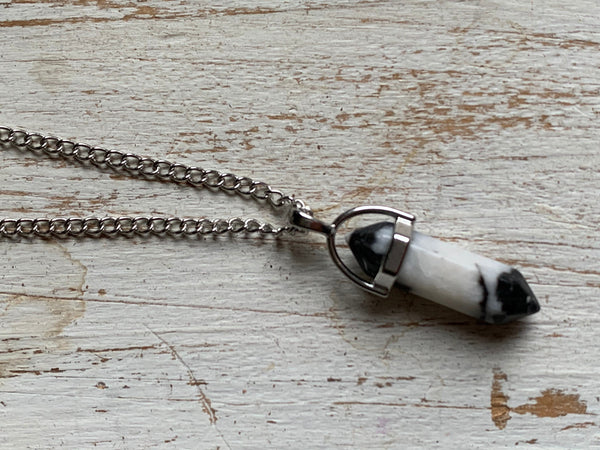 Collier pendule breloque pierre noire et blanche pendulum mystique sur chaîne alliage de métaux argent Comme un ange