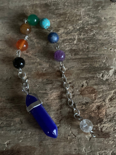 pierre bleue sur chaîne argent et billes de verre arc-en-ciel chackras pendulum mystique Comme un ange