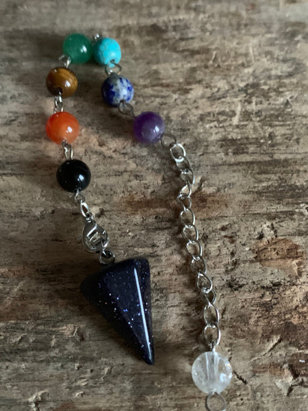 pierre noire brillante sur chaîne argent et billes de verre chackras arc-en-ciel pendulum mystique Comme un ange