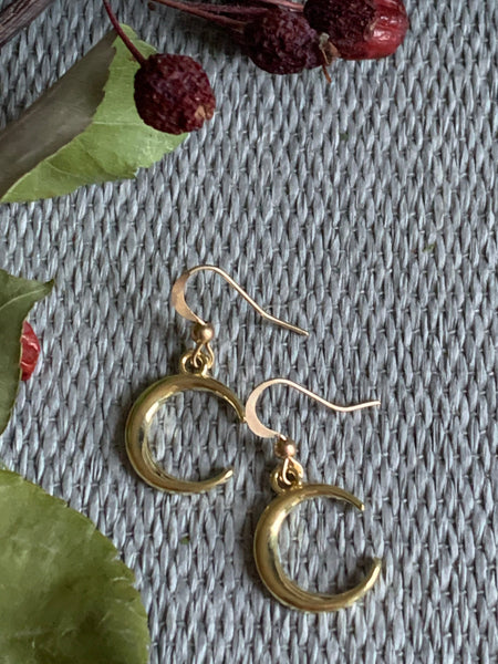 Boucles d’oreilles breloque lune or Comme un ange