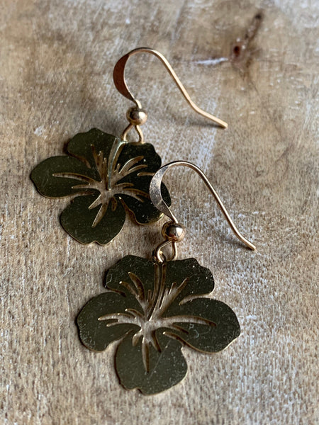 Boucles d’oreilles breloque fleur hibiscus alliage de métaux or Comme un ange