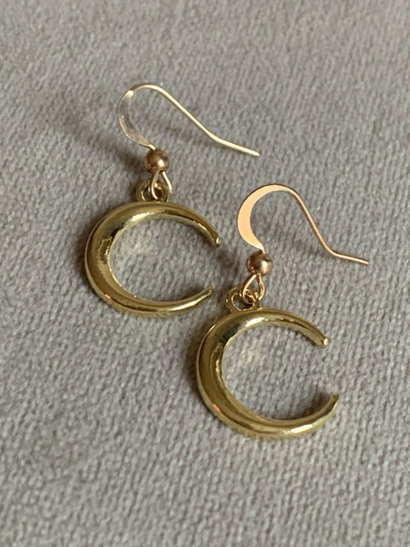 Boucles d’oreilles breloque lune or Comme un ange