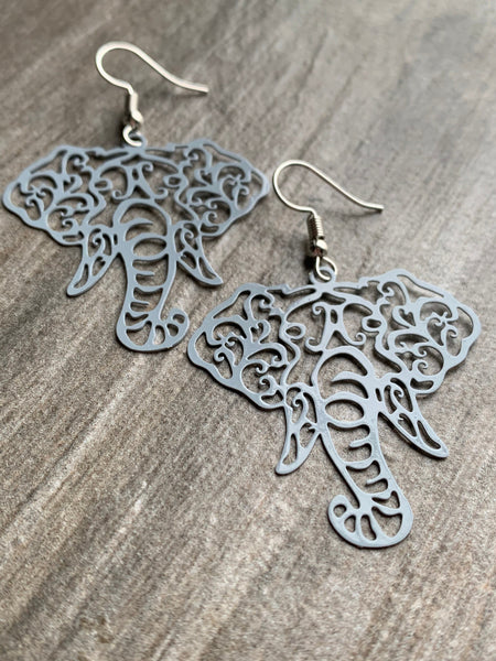 Boucles d’oreilles breloque éléphant gris alliage de métaux Comme un ange