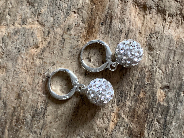 Boucles d’oreilles breloque boules chic Comme un ange