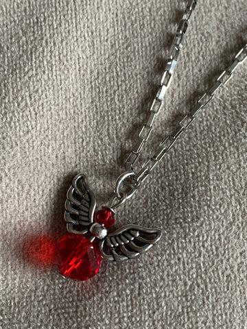 Collier ange magenta rouge red cristal angel necklace