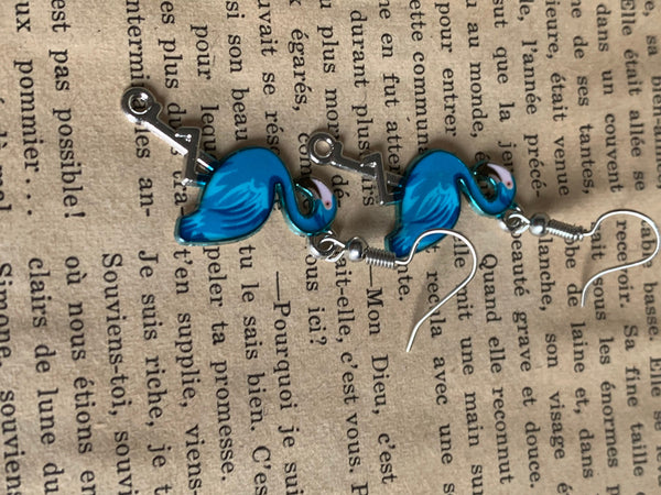 Boucles d’oreilles breloque flamant rose bleu Comme un ange