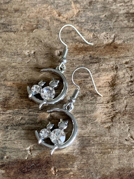 Boucles d’oreilles breloque chaton dans la lune argent Comme un ange