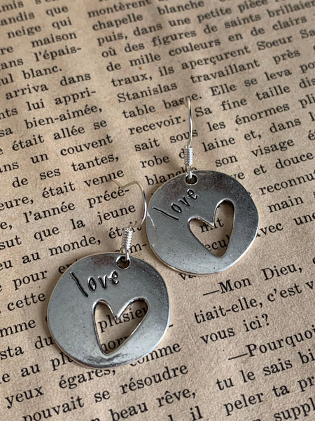Boucles d’oreilles breloque médaillon coeur love Comme un ange