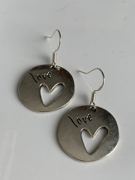 Boucles d’oreilles breloque médaillon coeur love Comme un ange
