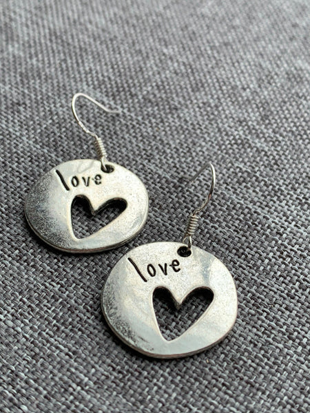 Boucles d’oreilles breloque médaillon coeur love Comme un ange