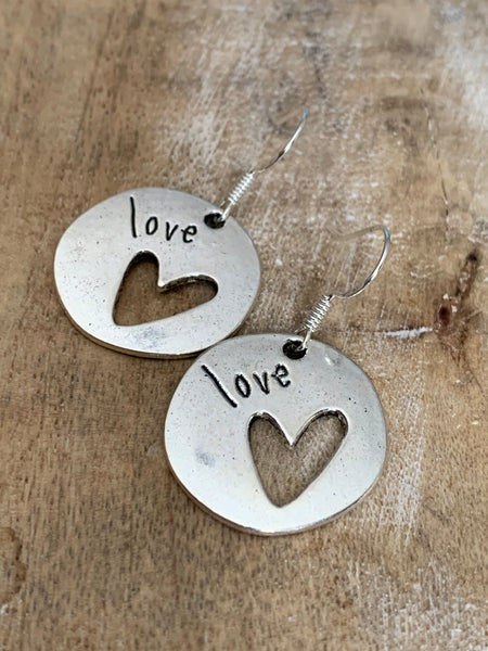 Boucles d’oreilles breloque médaillon coeur love Comme un ange