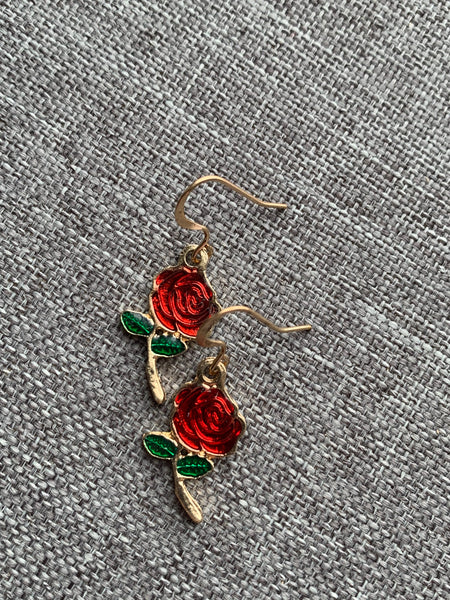 Boucles d’oreilles breloque fleur rose alliage de métaux or Comme un ange