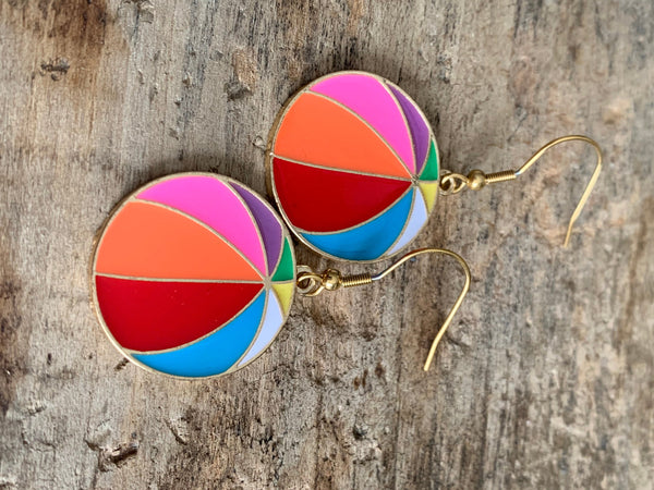Boucles d’oreilles breloque ballon de plage beach-volley Comme un ange