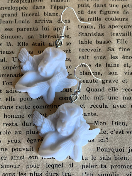 Boucles d’oreilles breloque ange blanc alliage de métaux argent Comme un ange