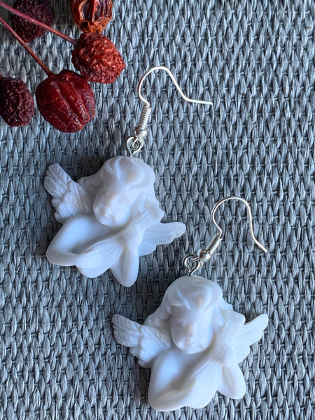 Boucles d’oreilles breloque ange blanc alliage de métaux argent Comme un ange