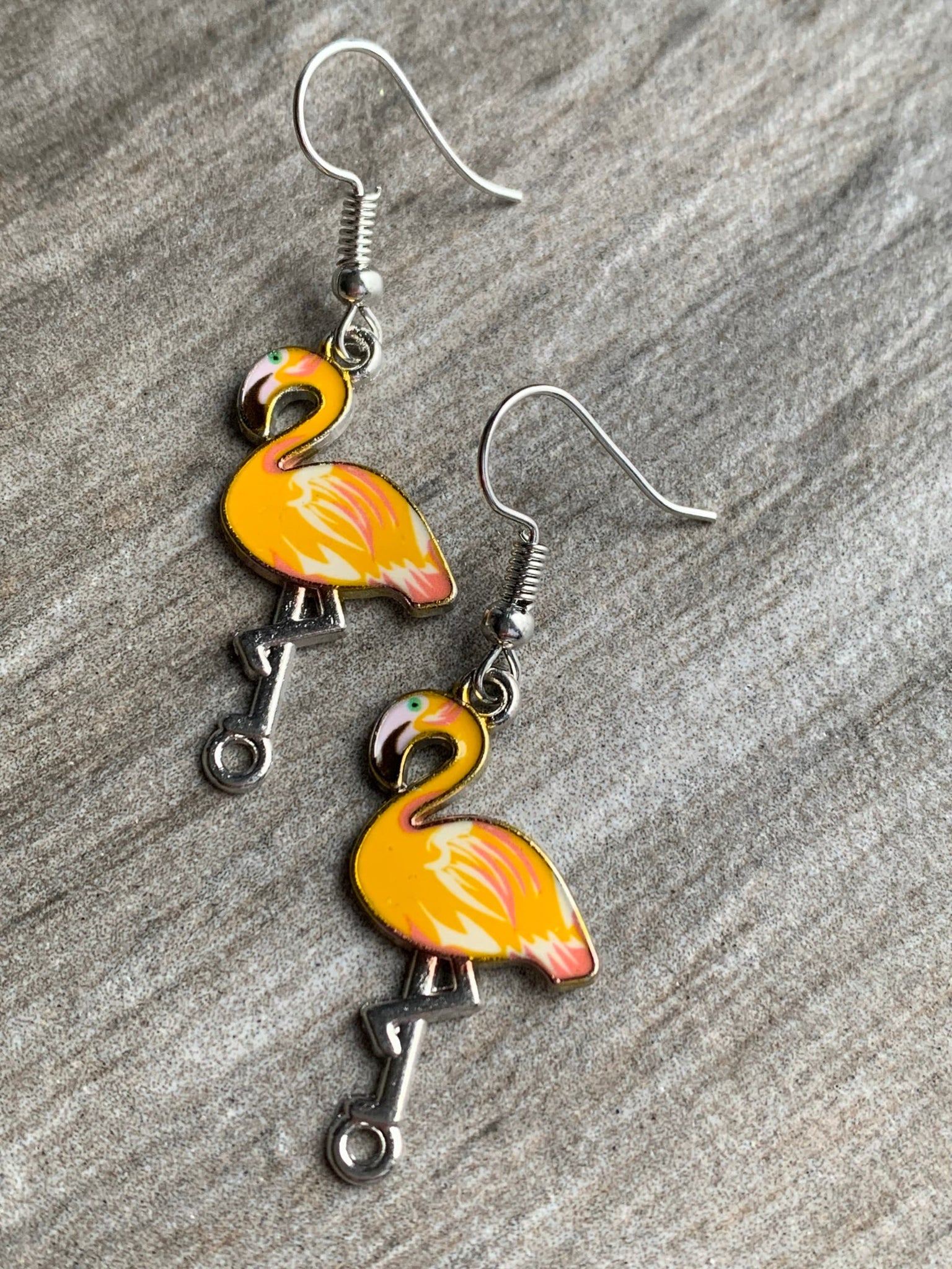 Boucles d’oreilles breloque flamant rose jaune alliage de métaux argent Comme un ange