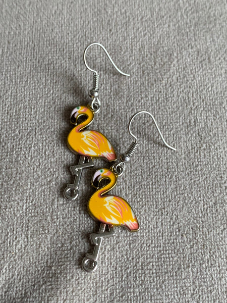 Boucles d’oreilles breloque flamant rose jaune alliage de métaux argent Comme un ange