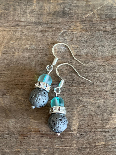 Boucles d’oreilles pierre de lave grise bijoux diffuseur aromathérapie bille de bleue Comme un ange