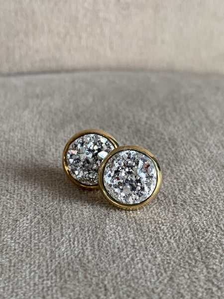 Boucles d’oreilles cabochon or style druzy pierre grise Comme un ange
