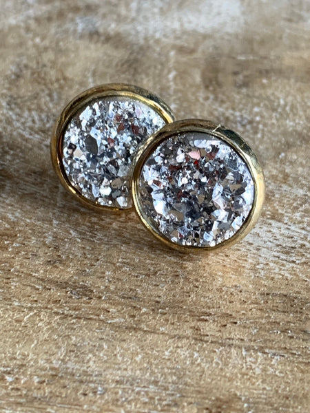Boucles d’oreilles cabochon or style druzy pierre grise Comme un ange