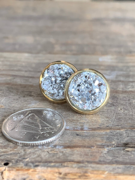 Boucles d’oreilles cabochon or style druzy pierre grise Comme un ange