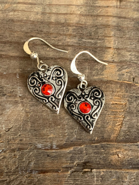 Boucles d’oreilles breloque coeur point rouge Comme un ange