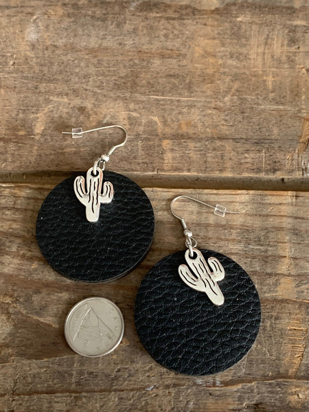 Boucles d’oreilles breloque cactus et médaillon de cuir noir alliage de métaux argent Comme un ange