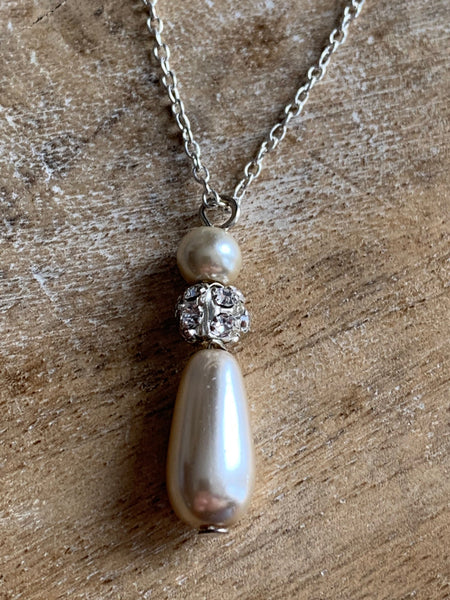 Collier breloque perles beiges alliages de métaux argent Comme un ange