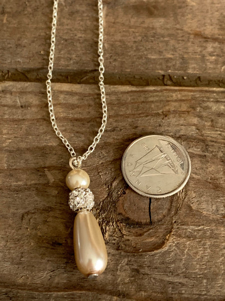 Collier breloque perles beiges alliages de métaux argent Comme un ange