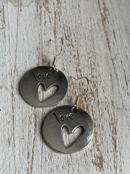 Boucles d’oreilles breloque médaillon coeur love Comme un ange