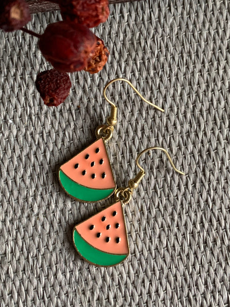 Boucles d’oreilles breloque melon d’eau rose water melon earrings Comme un ange