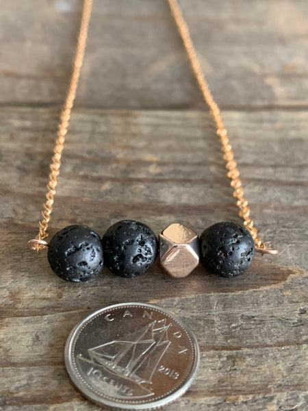 Collier ton or pierre de lave noire bijoux diffuseur aromathérapie Comme un ange