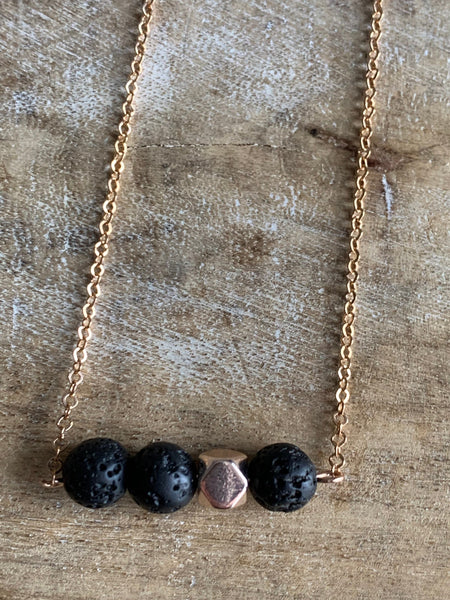 Collier ton or pierre de lave noire bijoux diffuseur aromathérapie Comme un ange