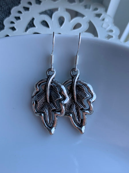 Boucles d’oreilles breloque feuilles alliage de métaux argent Comme un ange