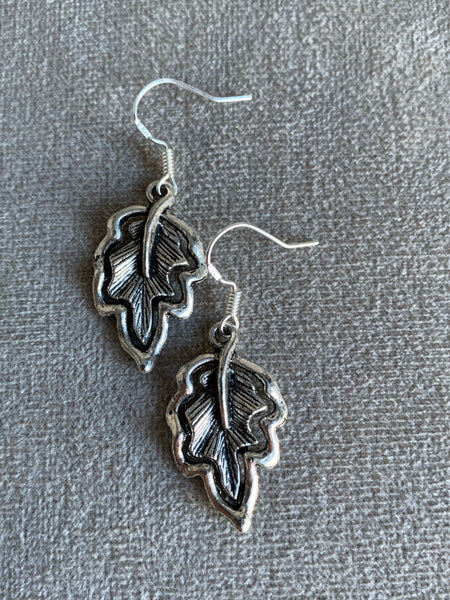 Boucles d’oreilles breloque feuilles alliage de métaux argent Comme un ange
