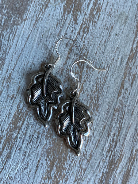 Boucles d’oreilles breloque feuilles alliage de métaux argent Comme un ange