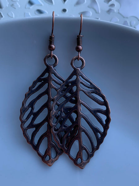 Boucles d’oreilles breloque feuilles alliage de métaux bronze Comme un ange
