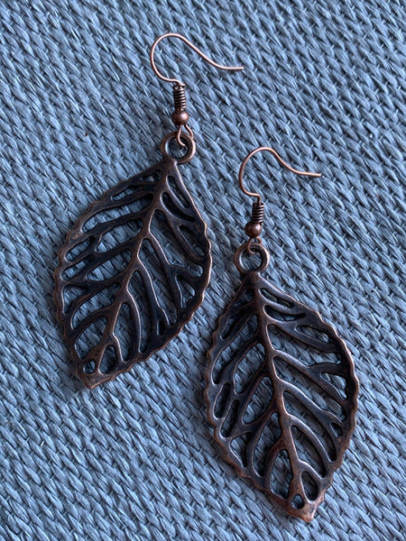 Boucles d’oreilles breloque feuilles alliage de métaux bronze Comme un ange