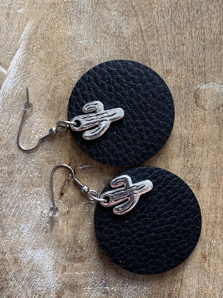 Boucles d’oreilles breloque cactus et médaillon de cuir noir alliage de métaux argent Comme un ange