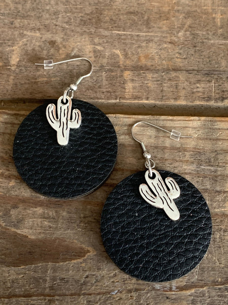 Boucles d’oreilles breloque cactus et médaillon de cuir noir alliage de métaux argent Comme un ange