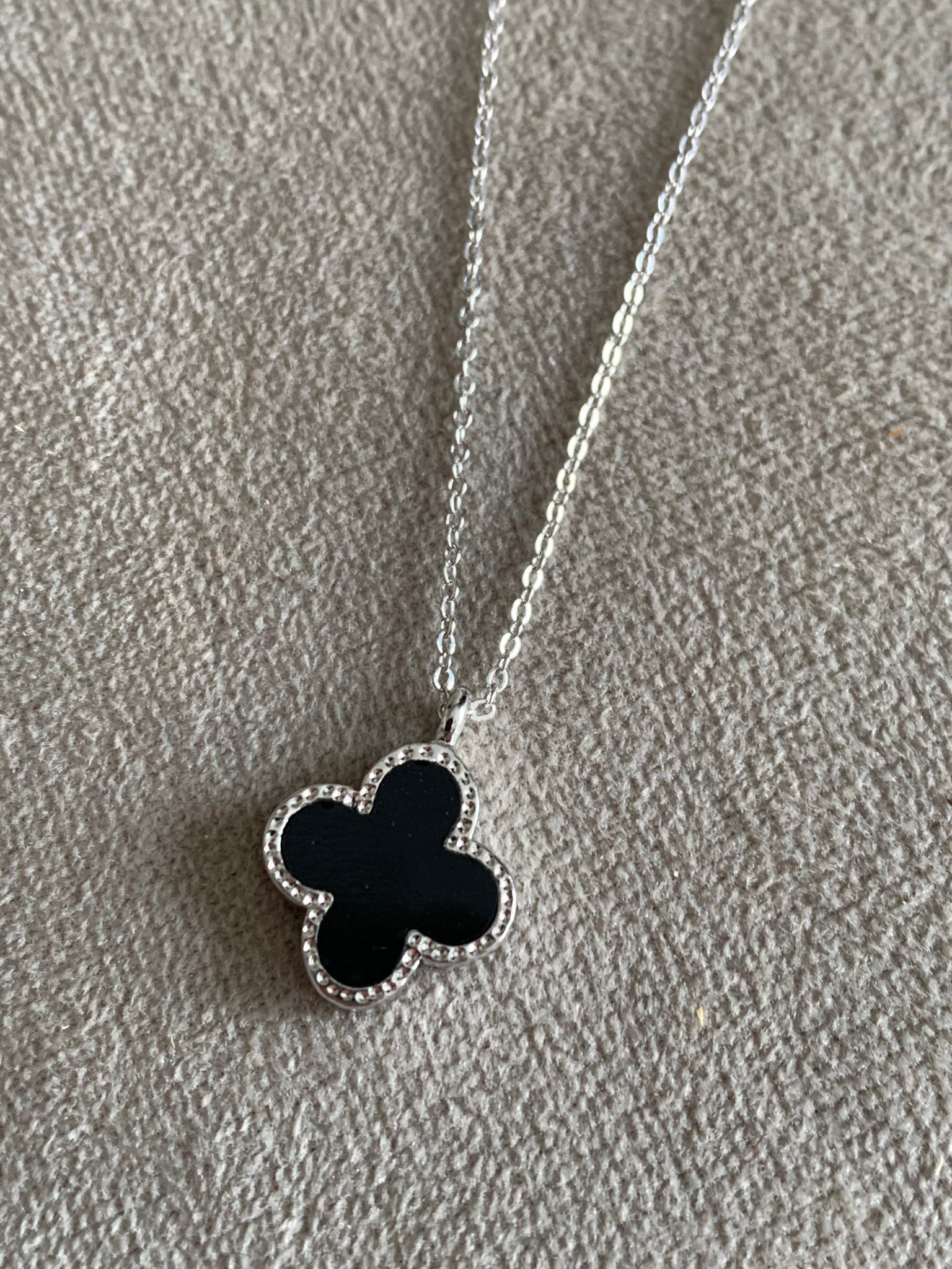 Collier chaîne breloque croix noir alliage de métaux argent Comme un ange