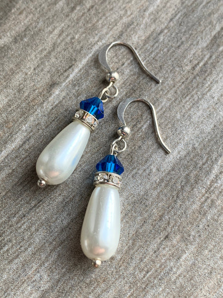 Boucles d’oreilles perle blanche chic et billes de verre bleue sur crochet alliage de métaux argent Comme un ange