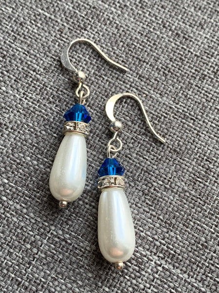 Boucles d’oreilles perle blanche chic et billes de verre bleue sur crochet alliage de métaux argent Comme un ange