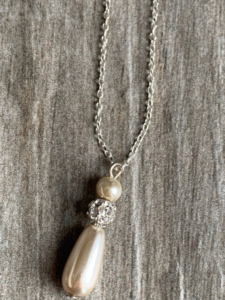 Collier breloque perles beiges alliages de métaux argent Comme un ange