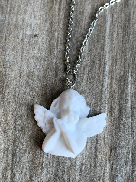 Collier breloque ange blanc sur chaîne alliage de métaux argent Comme un ange