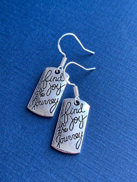 Boucles d’oreilles find joy into your journey earrings Words Comme un ange