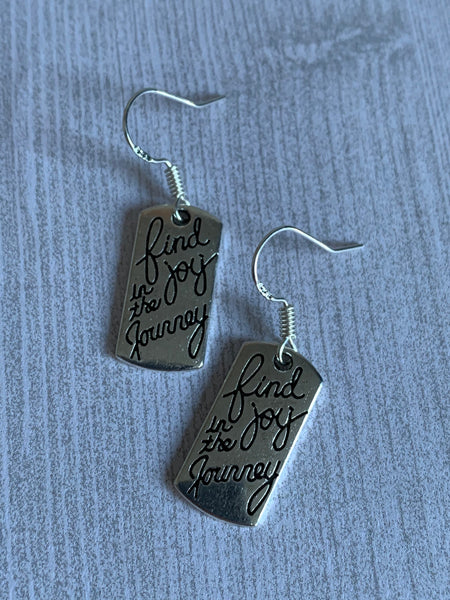 Boucles d’oreilles find joy into your journey earrings Words Comme un ange